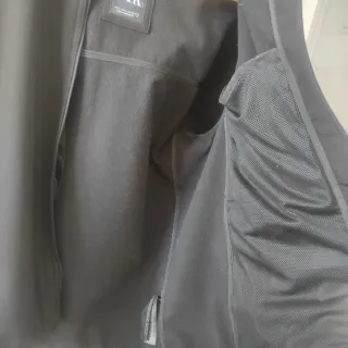 Chaqueta Zara Man Negra