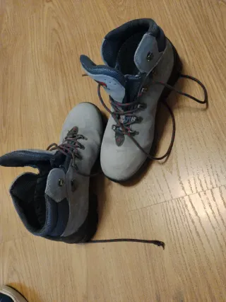 Botas de montaña Chiruca grises