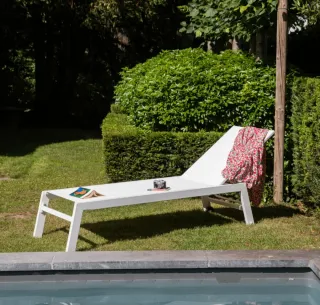 Tumbona de aluminio blanca, nueva!en su caja!2unid