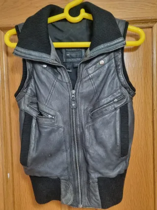 Chaleco de Piel Negro/Gris