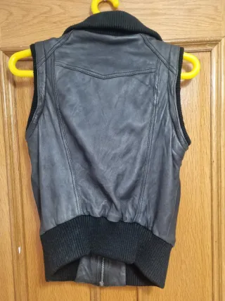 Chaleco de Piel Negro/Gris