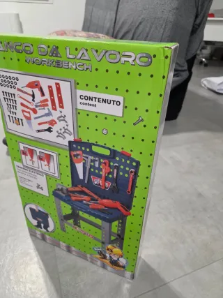 Banco da lavoro giocattolo con trapano