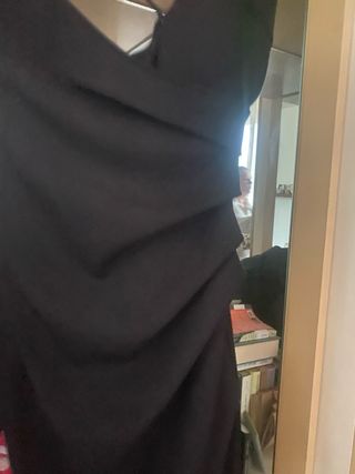 Vestito nero con spalline incrociate