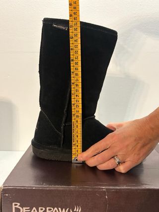 Stivali bassi Bearpaw neri tipo Hugg