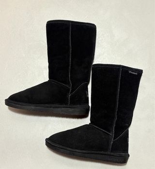 Stivali bassi Bearpaw neri tipo Hugg