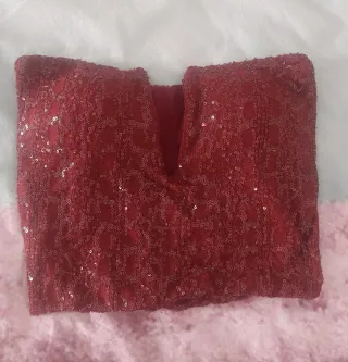 Top de lentejuelas granate