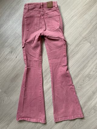Pantalones cargo acampanados rosas