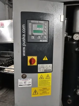 Compresor PUSKA RTA 20 estropeado