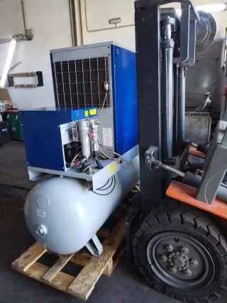 Compresor PUSKA RTA 20 estropeado