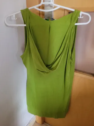 Camiseta tirantes mujer verde con estampado