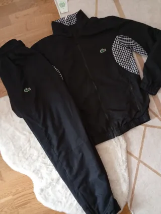 Conjunto deportivo Lacoste negro