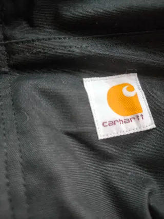 Chaqueta Carhartt Negra con Capucha