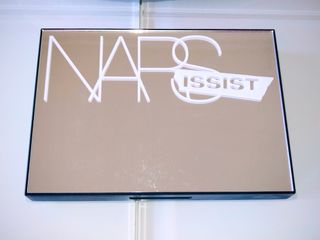 PALETA NARS ISSIST + NECESER MULTICOLOR