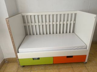 Cuna con cajones y colchón