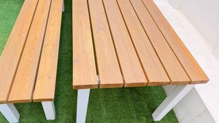 Mesa y banco madera y metal