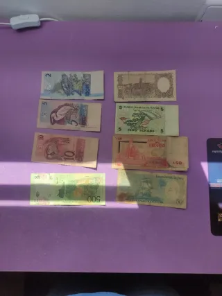 Lote de 8 Billetes Internacionales