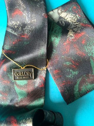 Corbata con pañuelo a juego seda natural