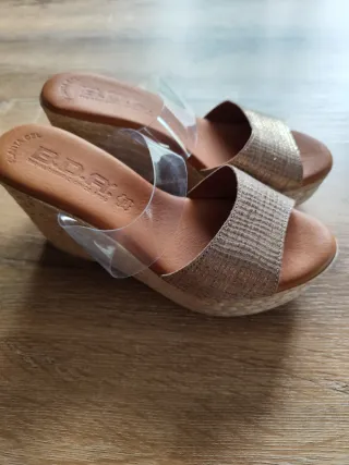 Sandalias B.D.A. Piel Talla 38 Doradas