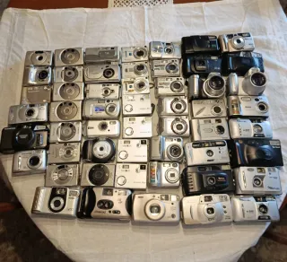 Grande lotto di 53 fotocamere da revisionare