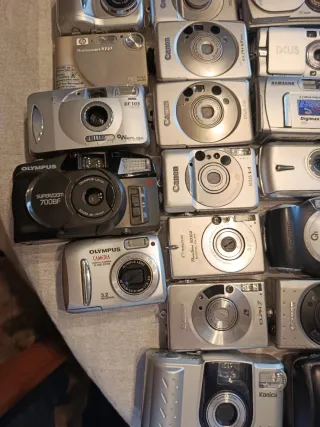 Grande lotto di 53 fotocamere da revisionare