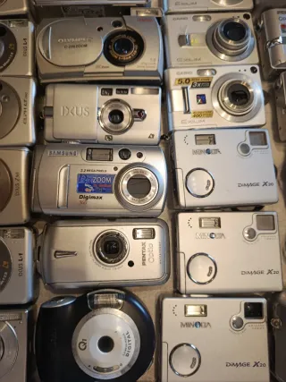 Grande lotto di 53 fotocamere da revisionare