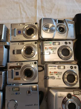 Grande lotto di 53 fotocamere da revisionare