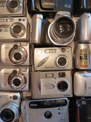 Grande lotto di 53 fotocamere da revisionare