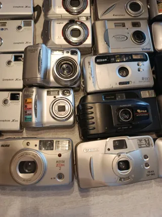 Grande lotto di 53 fotocamere da revisionare