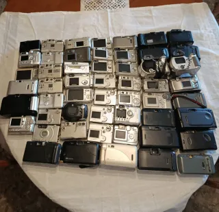 Grande lotto di 53 fotocamere da revisionare