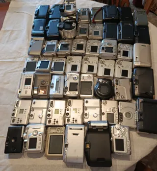 Grande lotto di 53 fotocamere da revisionare