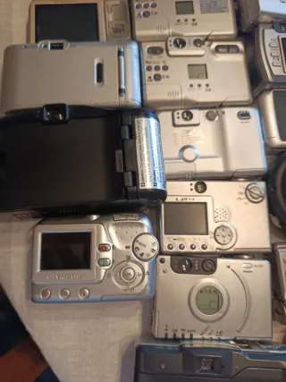 Grande lotto di 53 fotocamere da revisionare