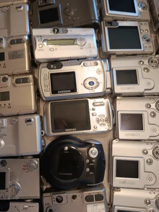 Grande lotto di 53 fotocamere da revisionare