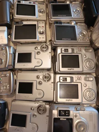 Grande lotto di 53 fotocamere da revisionare