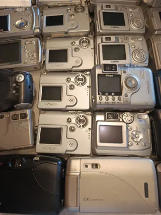 Grande lotto di 53 fotocamere da revisionare