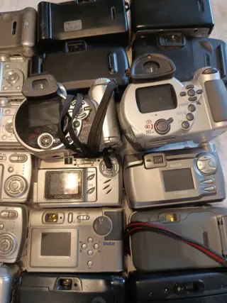 Grande lotto di 53 fotocamere da revisionare