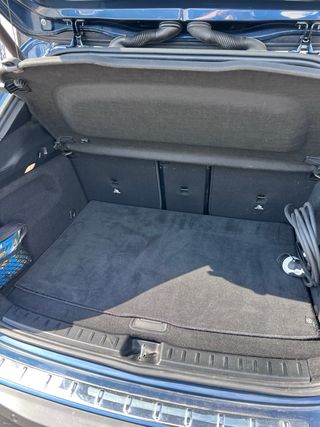 Mercedes-Benz EQA con garantía y punto de carga