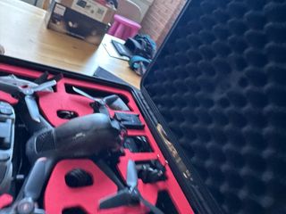 Dron DJI FPV con Gafas, Mandos y dos baterías.