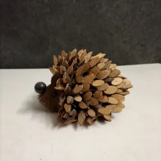 Porcospino decorativo fatto a mano in legno