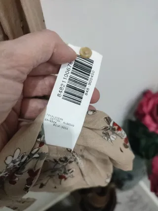 Blusa fina estampado floral beige