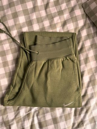 Chándal Nike oversize de color verde