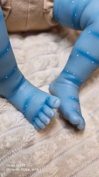 Muñeca estilo reborn Avatar 43 cm, cuerpo de tela