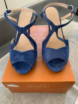 Zapatos de tacón azul