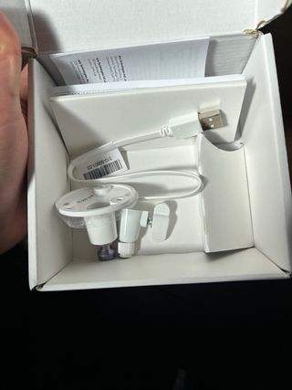 Arlo Essential Spotlight Whitebox Cámara