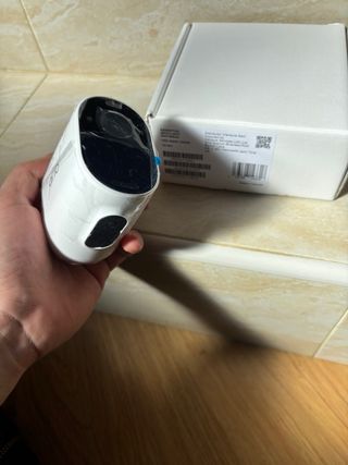 Arlo Essential Spotlight Whitebox Cámara