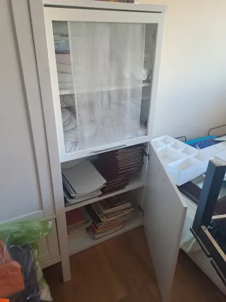 Mueble vitrina blanco y cristal