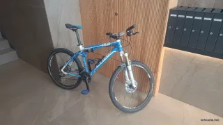 Bicicleta Cube AMS 100