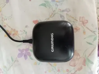 Auriculares Grundig Negros y Blancos