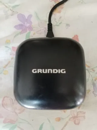 Auriculares Grundig Negros y Blancos