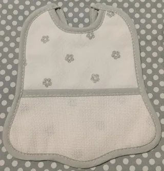 4 Baberos para Bordar