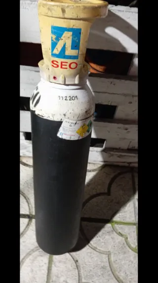 Botella de Oxígeno 5L .Vacia,solo (Envase)